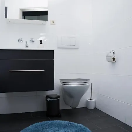 Apartment Fresh - 20th Floor - Netflix - Center *