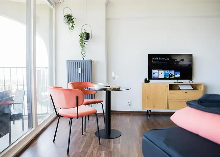 Fresh - 20th Floor - Netflix - Center אוגסבורג